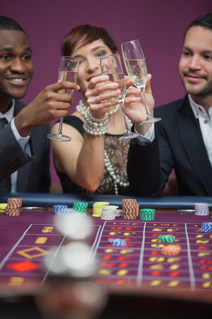 Antarmuka aplikasi panji slot menampilkan jadwal pembukaan pasar dengan notifikasi push